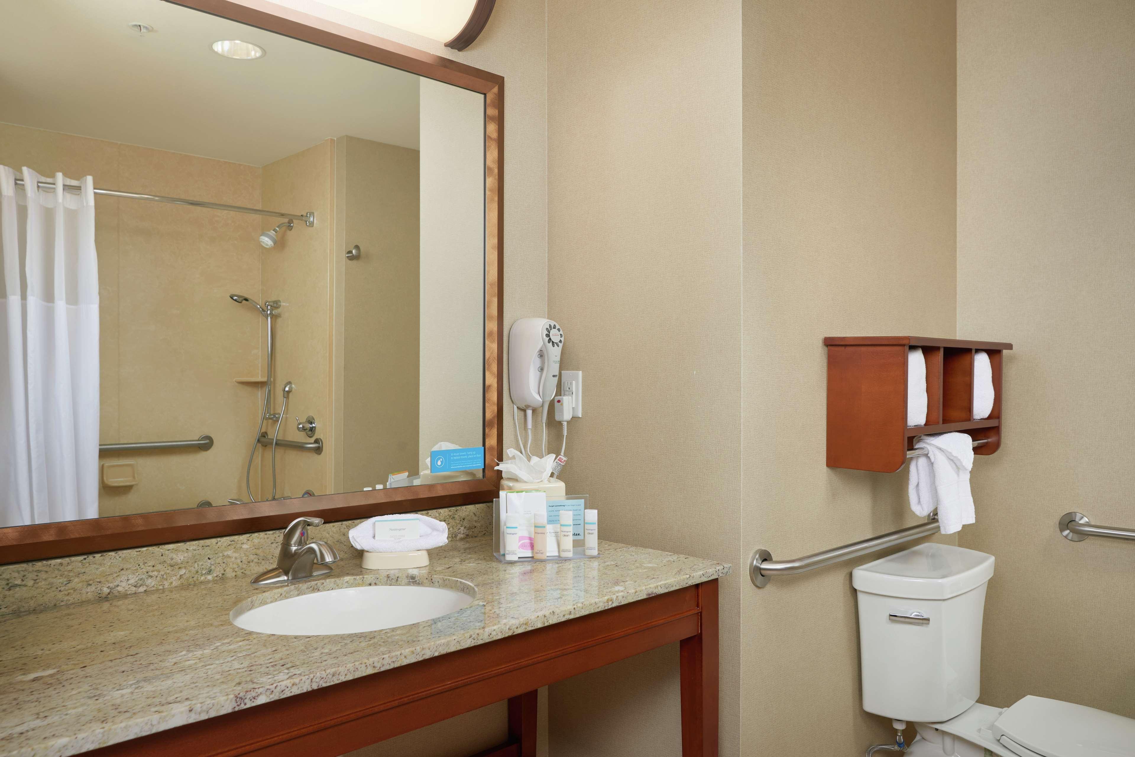Hampton Inn And Suites Salem Bagian luar foto