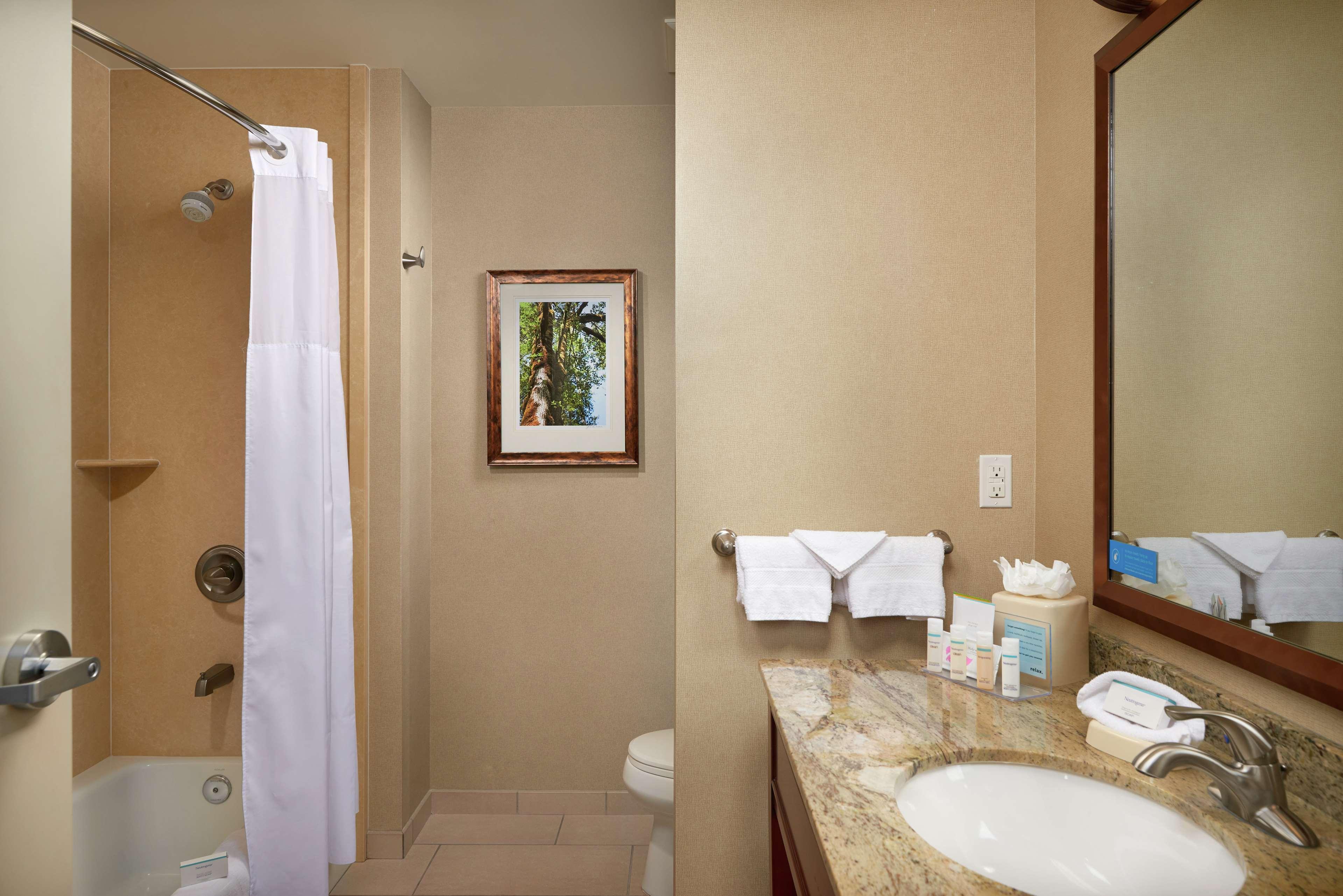 Hampton Inn And Suites Salem Bagian luar foto