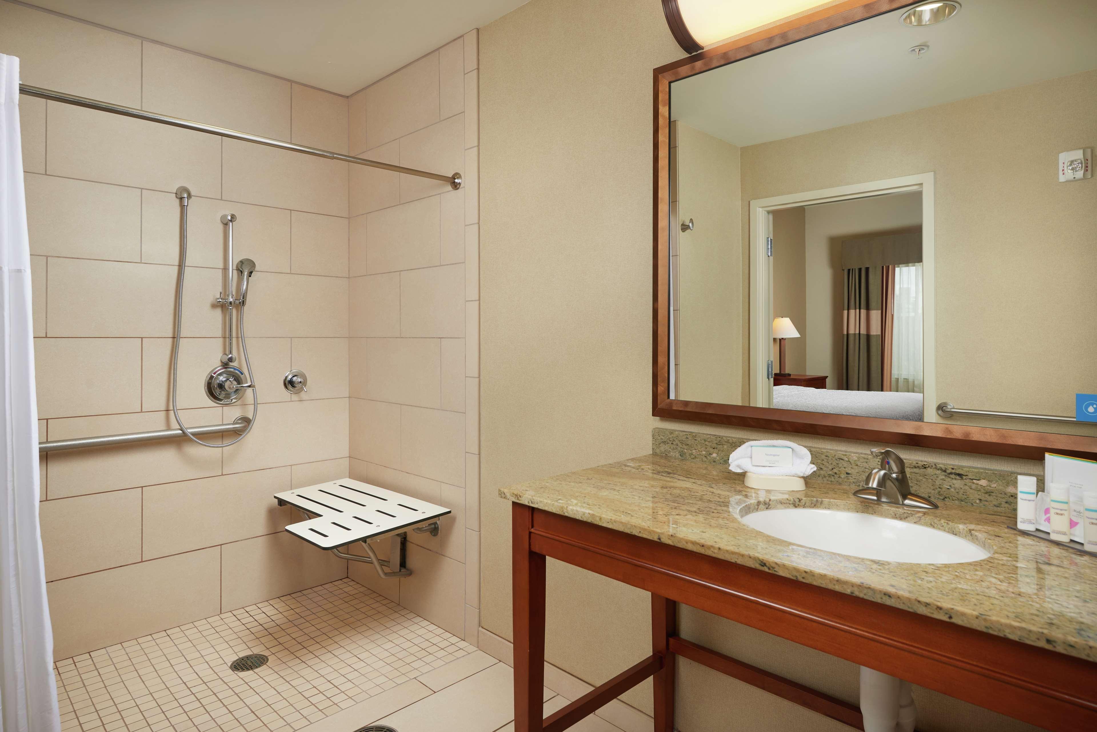 Hampton Inn And Suites Salem Bagian luar foto