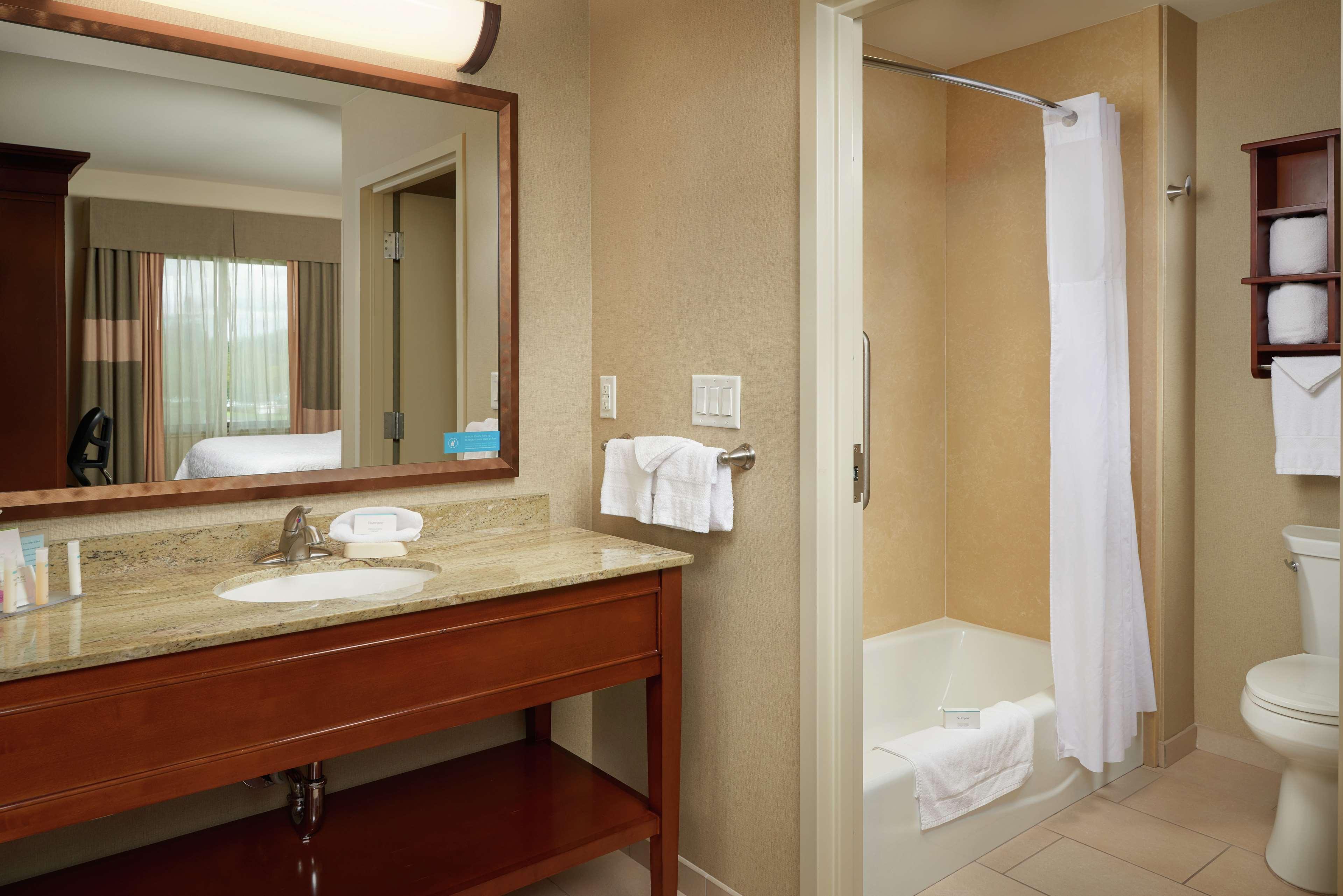 Hampton Inn And Suites Salem Bagian luar foto
