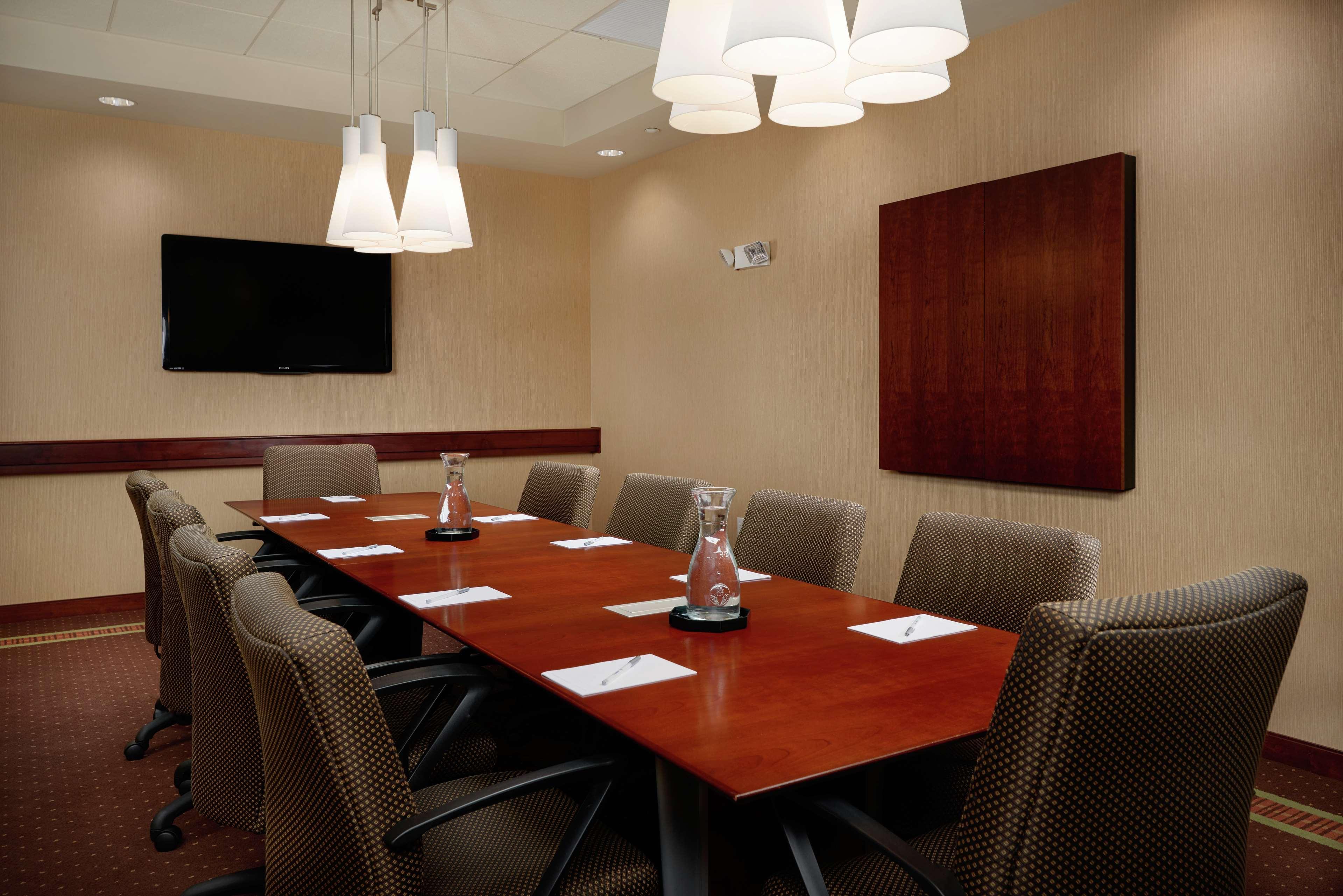 Hampton Inn And Suites Salem Bagian luar foto