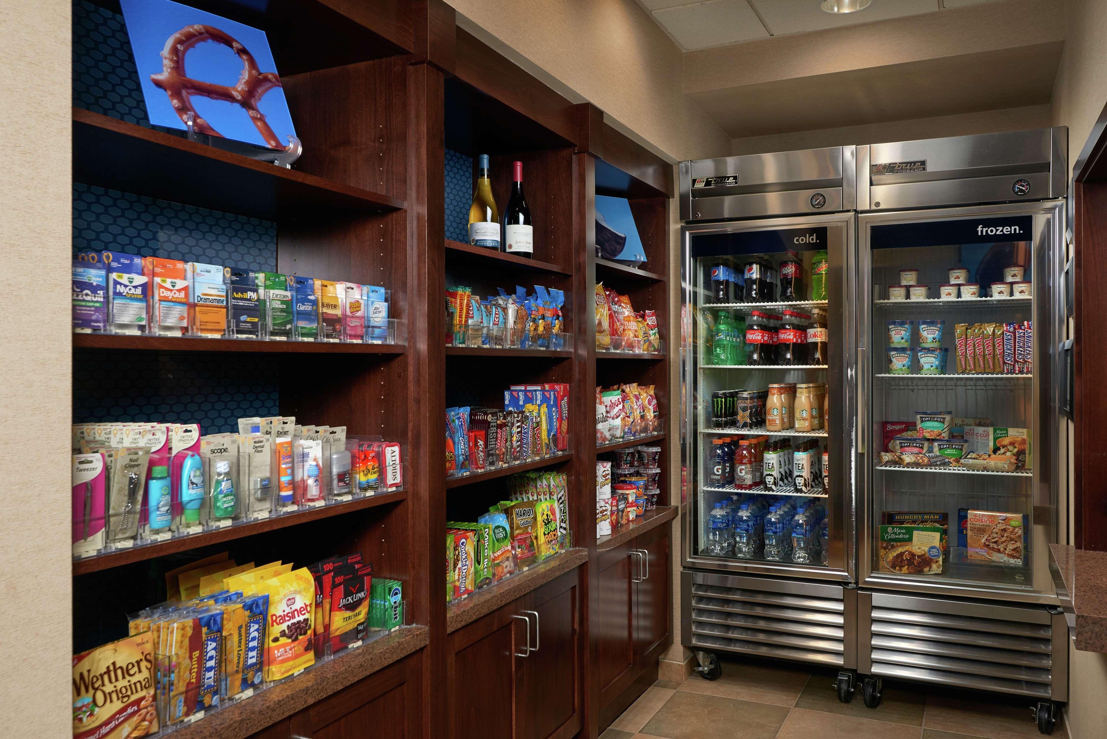 Hampton Inn And Suites Salem Bagian luar foto