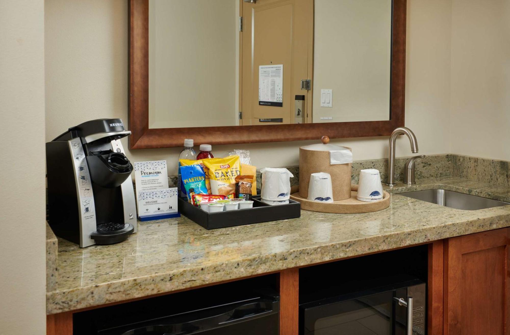 Hampton Inn And Suites Salem Bagian luar foto