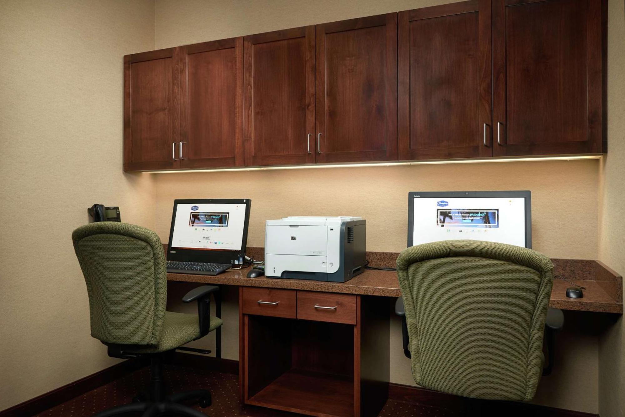 Hampton Inn And Suites Salem Bagian luar foto